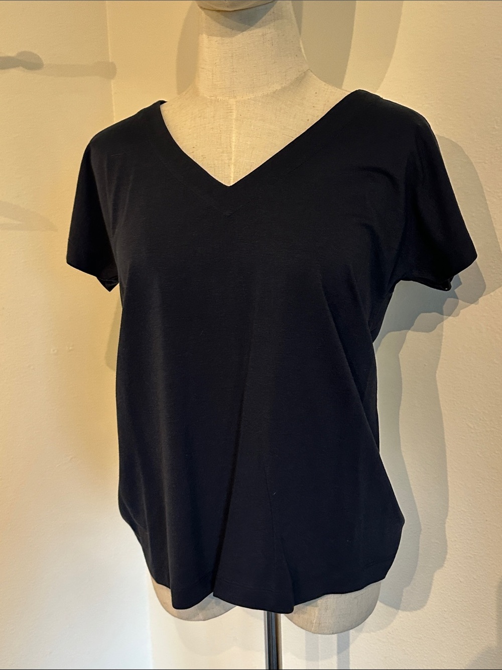 J. Jill Black V-Neck Short Sleeve Tee